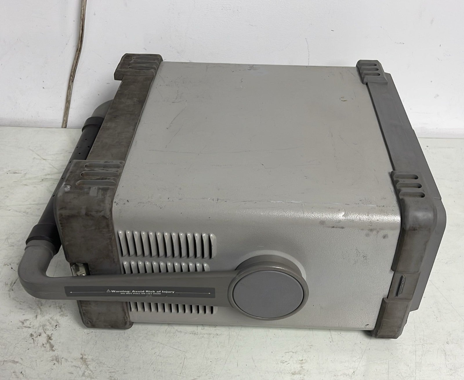 Agilent ESA-L side panel view