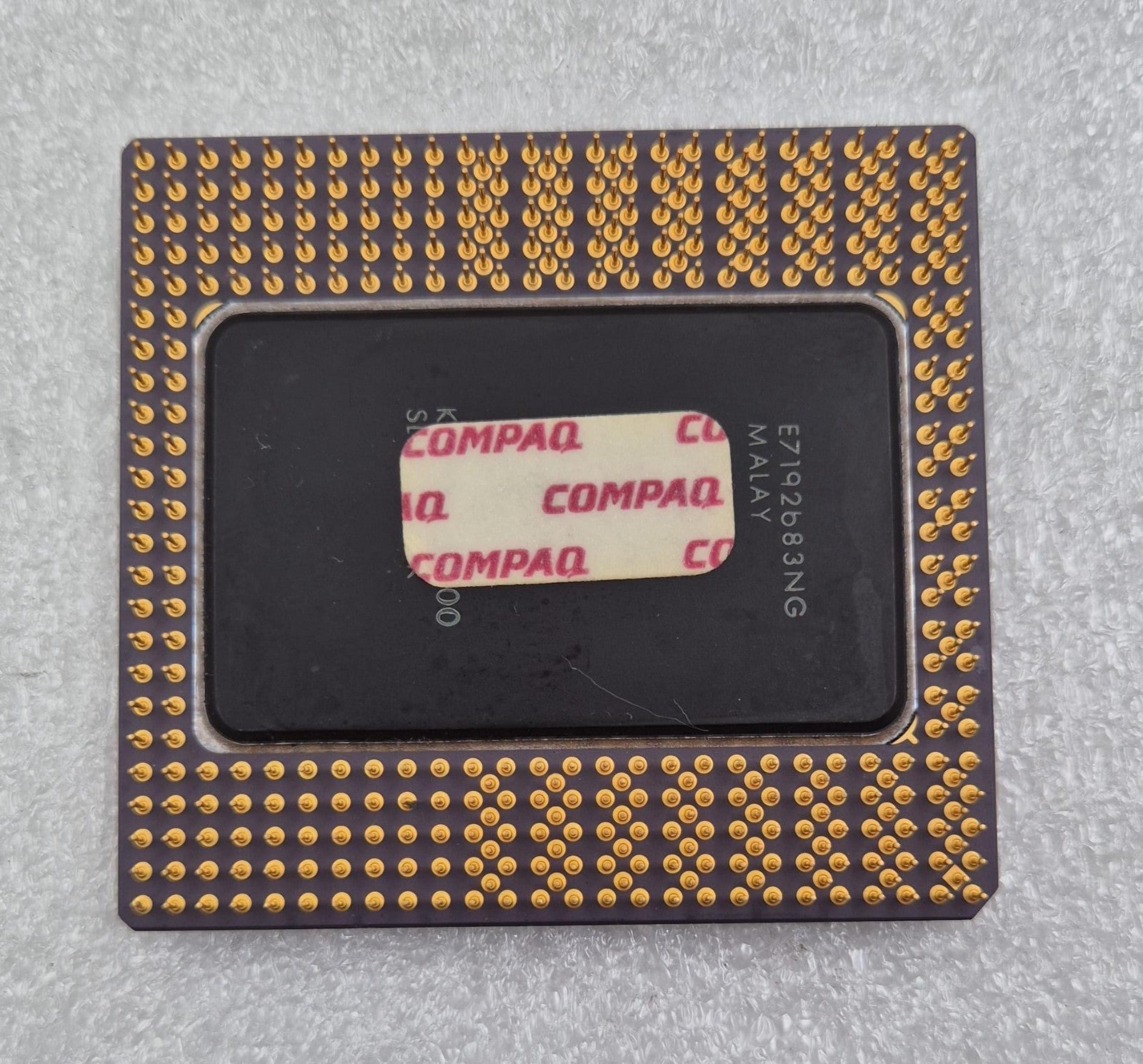 Intel PENTIUM PRO KB80521EX200 SL22V 256K CPU GOLD CERAMIC