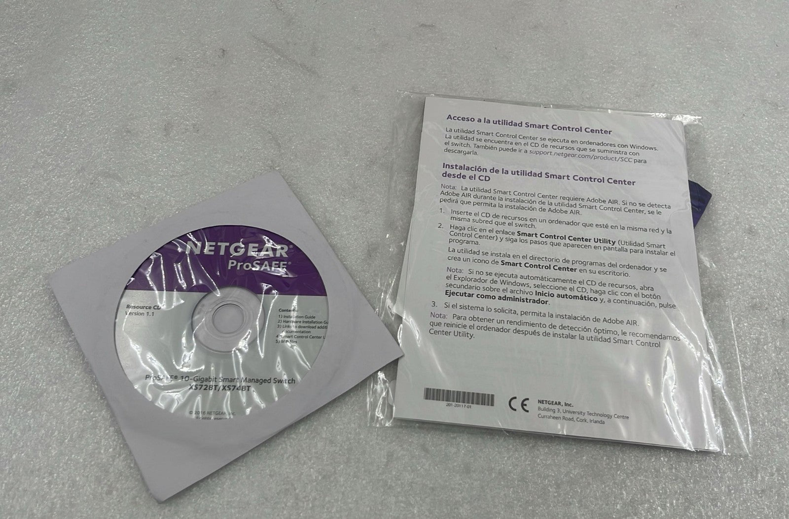 Netgear XS728T-100NES accessories and documentation