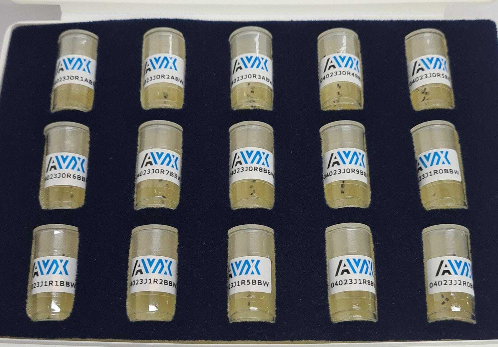 AVX Thin Film RF Microwave Designer Kit ACCU-P0402KIT01 Type1300 0.1pF-2.0pF #1