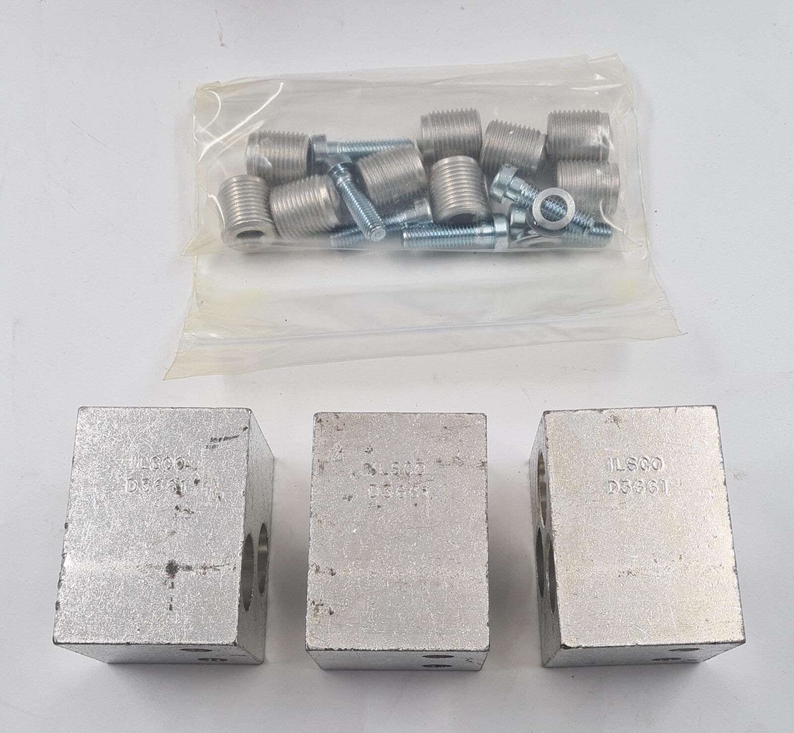 NEW - Siemens 3VL9600-4TG30 Multiple Feed-in Cable Terminal (Pack of 3*  ILSCO)