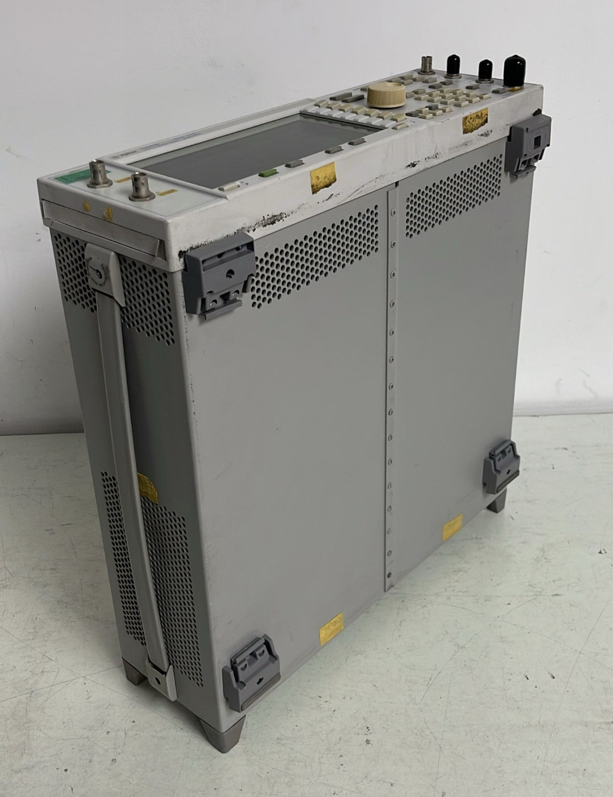 Agilent E4433B ESG-D Series Signal Generator 250 kHz - 4.0 GHz
