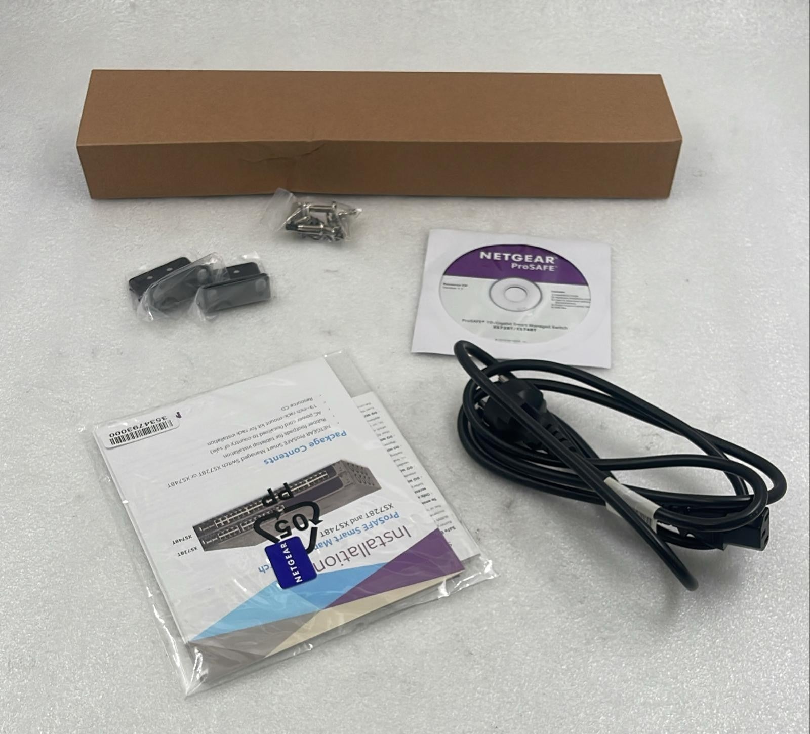 Netgear XS728T-100NES 28-port 10-Gigabit smart managed Pro network switch front panel view