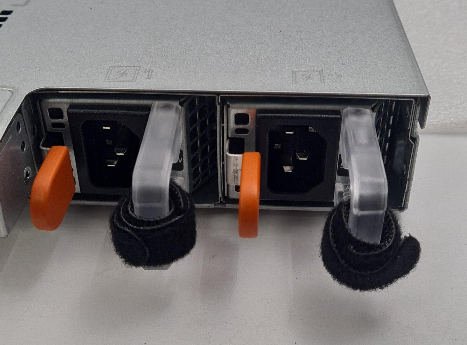 Dell EMC R440 dual power supply connectors