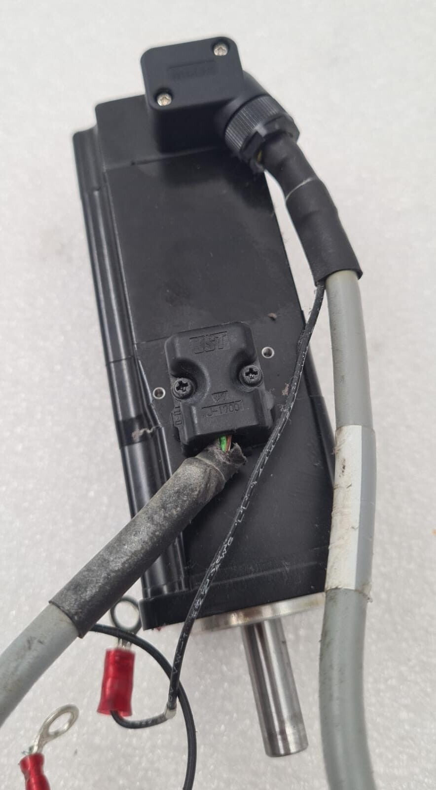 YASKAWA SGM7J-01AFA6C AC SERVO MOTOR **AS-IS**