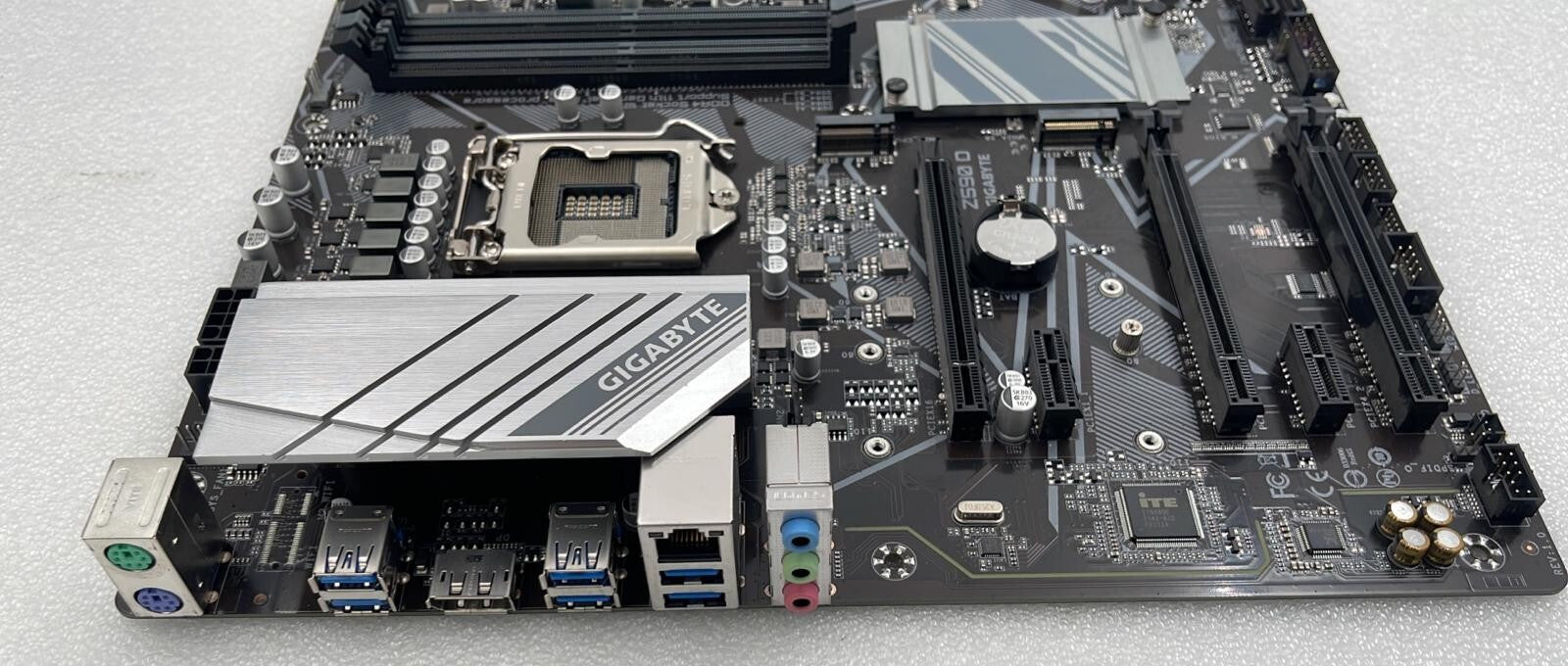 GIGABYTE Z590 D Motherboard DDR Socket 1200 Support 11th Gen Intel Processor