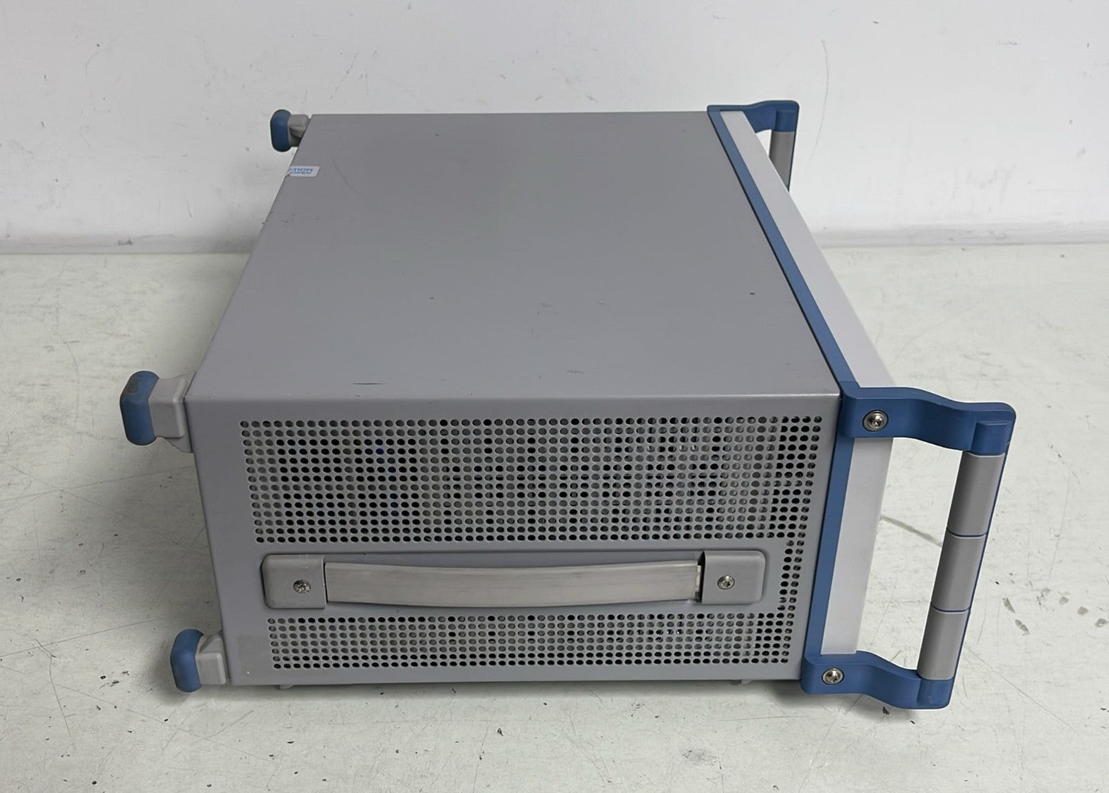 Rohde & Schwarz AMU-200A baseband signal generator and fading simulator for RF testing