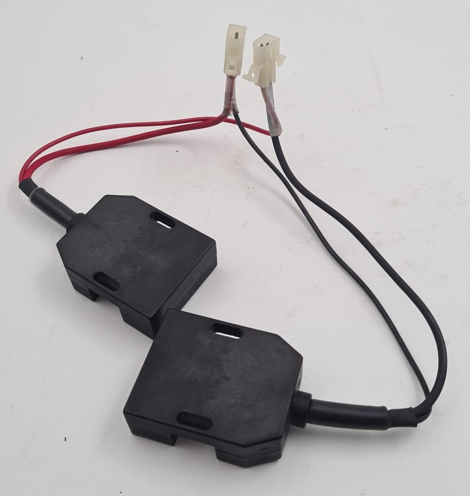 [LOT OF 2 wired units] SCHMERSAL AZ14D Door Contact Sensor Switch