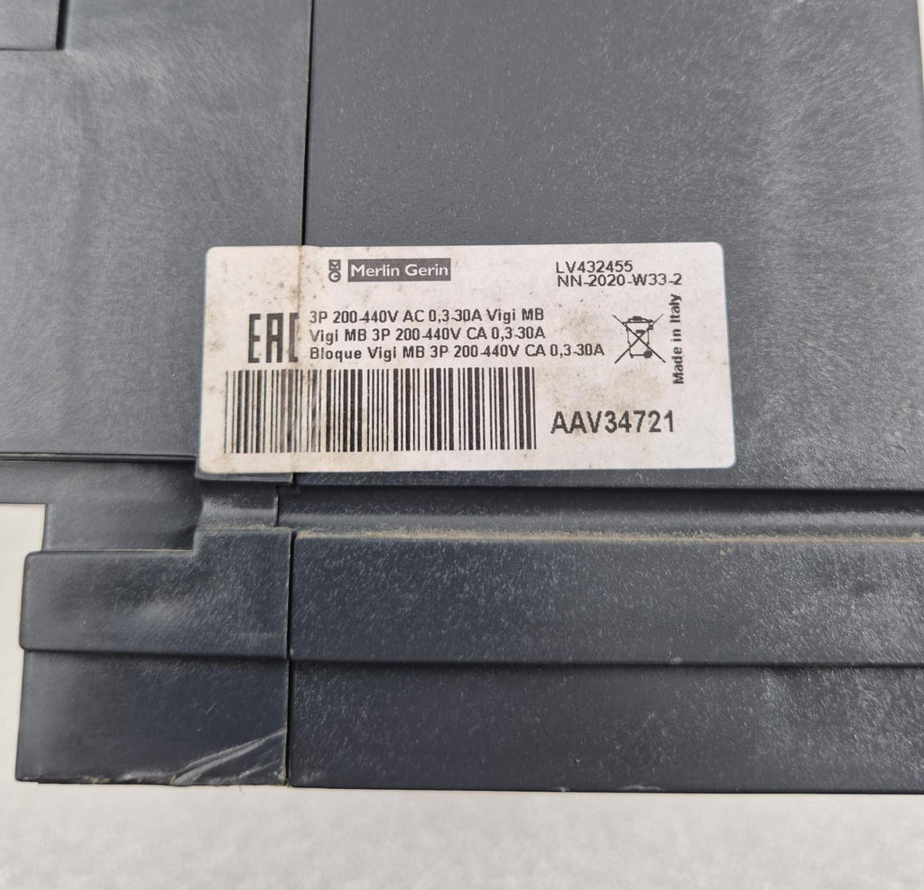 Schneider Electric Compact NSX 400N 800V Circuit Breaker Micrologic W/ Vigi 630