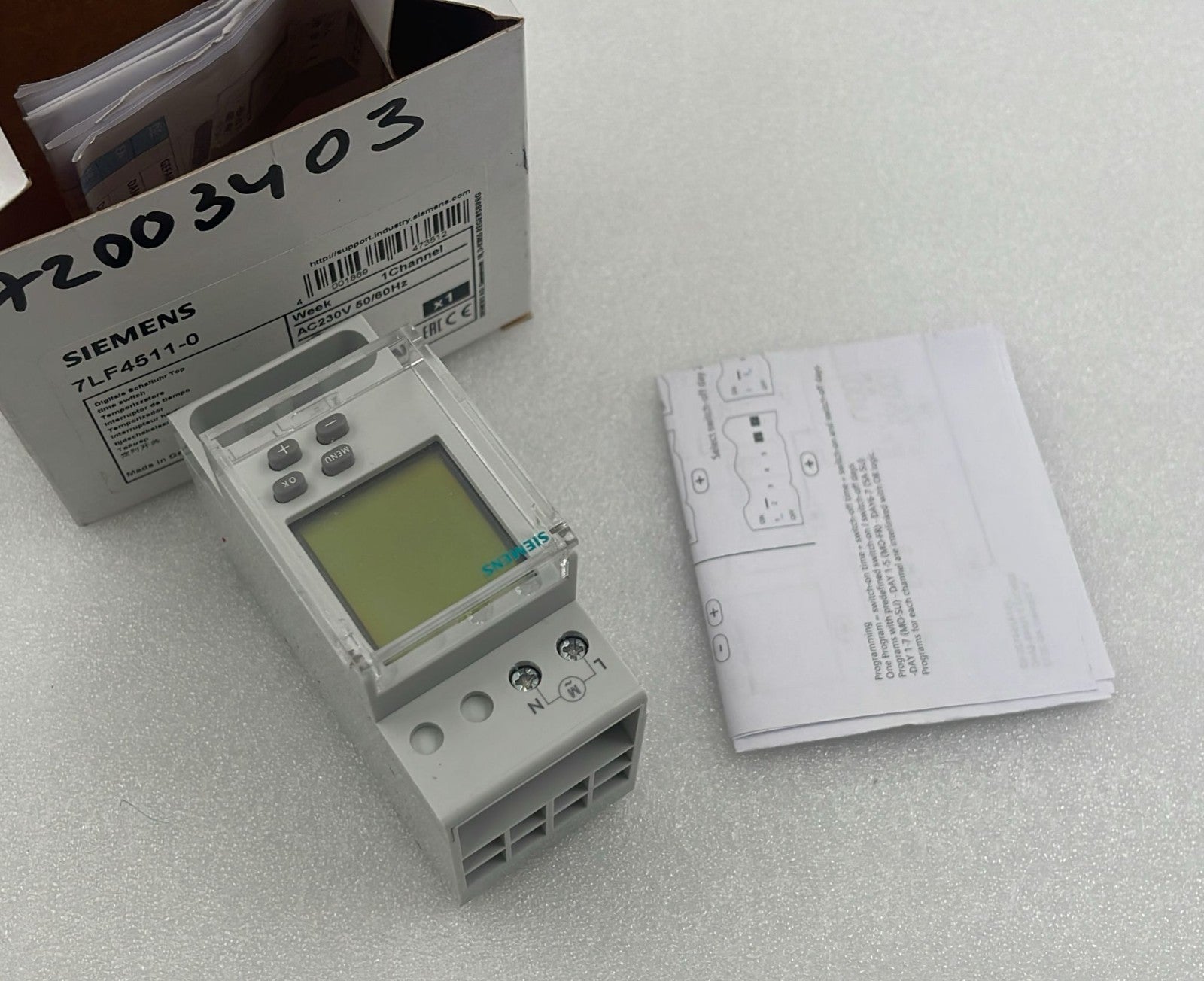 Siemens 7LF4511-0 timer with packaging and manual