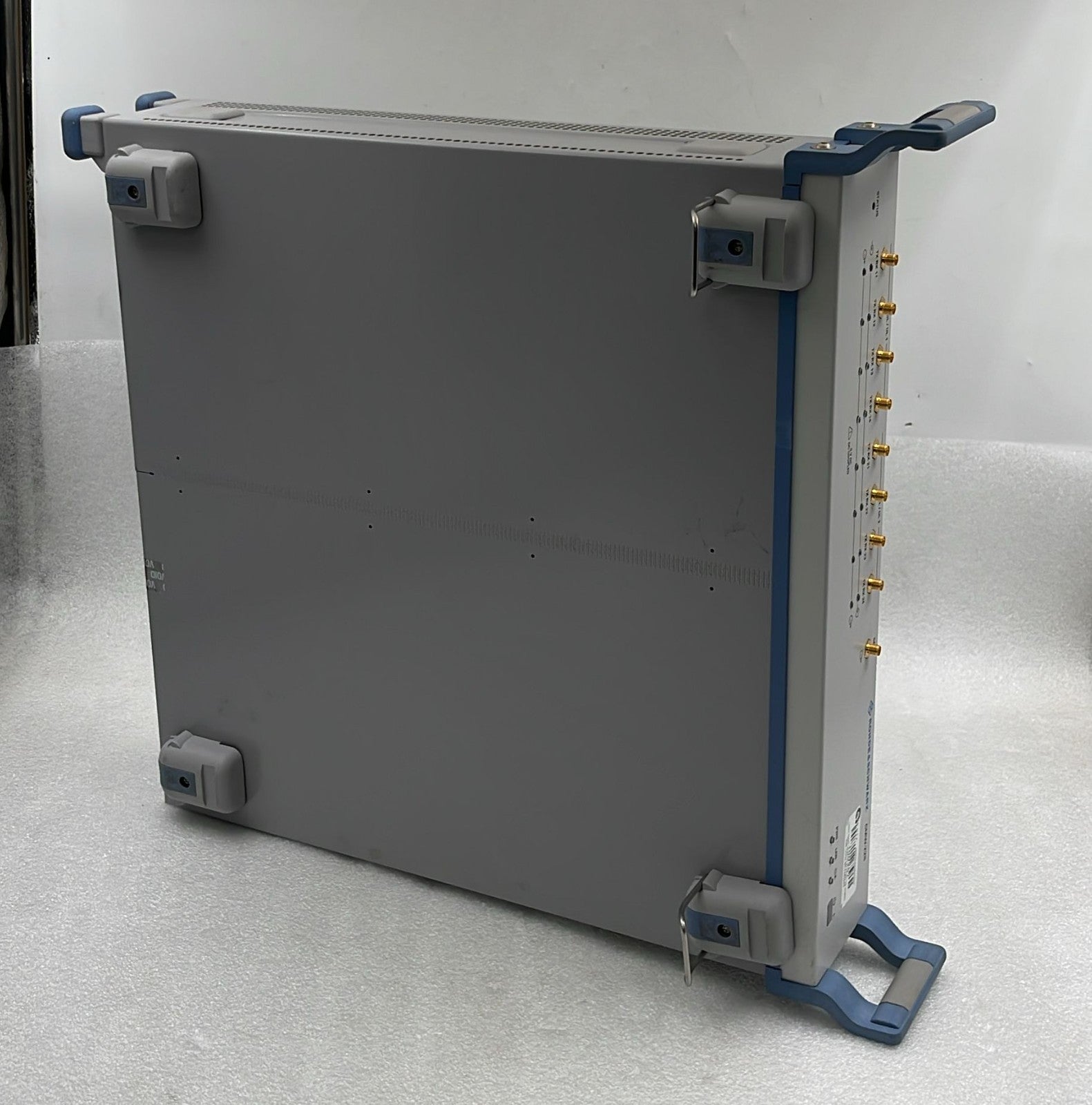 Rohde & Schwarz CMW-Z28 Shielding Box for Wireless Communication