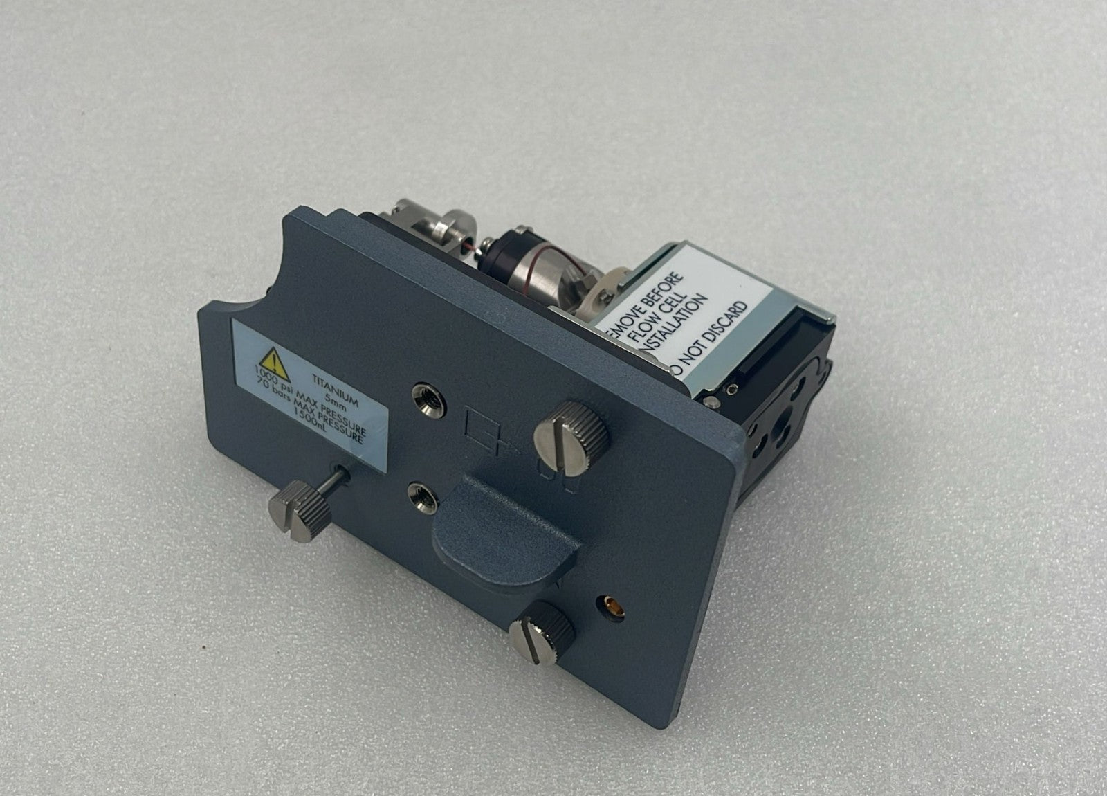 Waters Acquity PDA 5 mm titanium flowcell front view