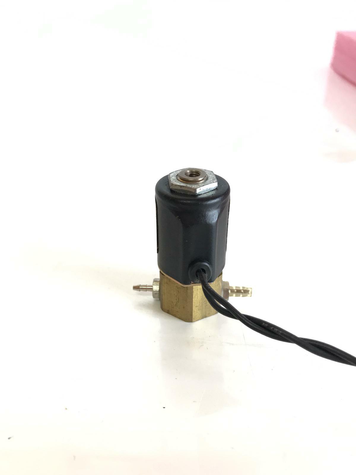 Snap-Tite 2823A-2NB-A8F6 Solenoid Valve ORIF :1/8  PSI:150  Volts:24 VDC