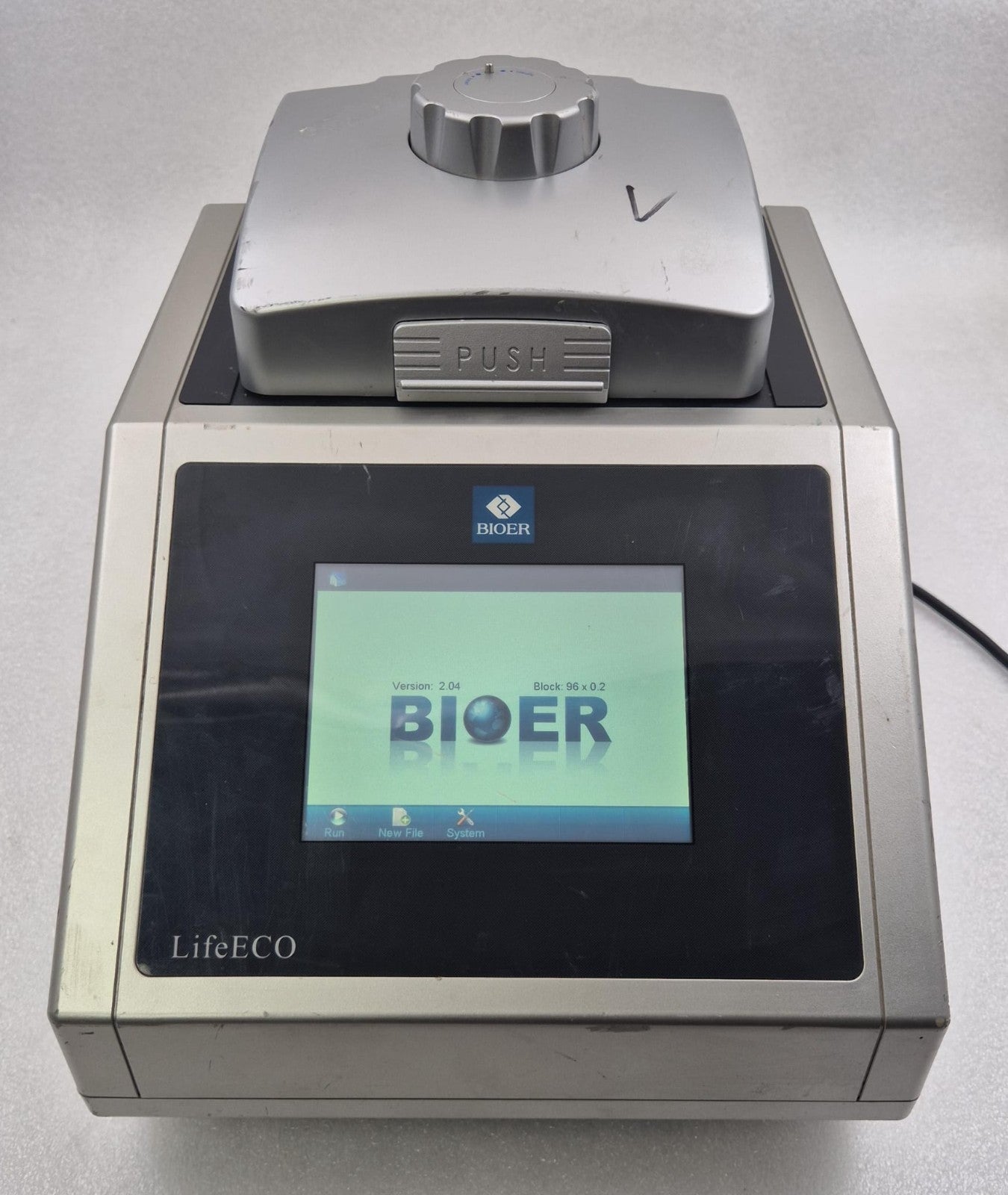 Hangzhou BIOER Technology LifeECO TC-96/G/H(b)C 96-well Gradient Thermal Cycler