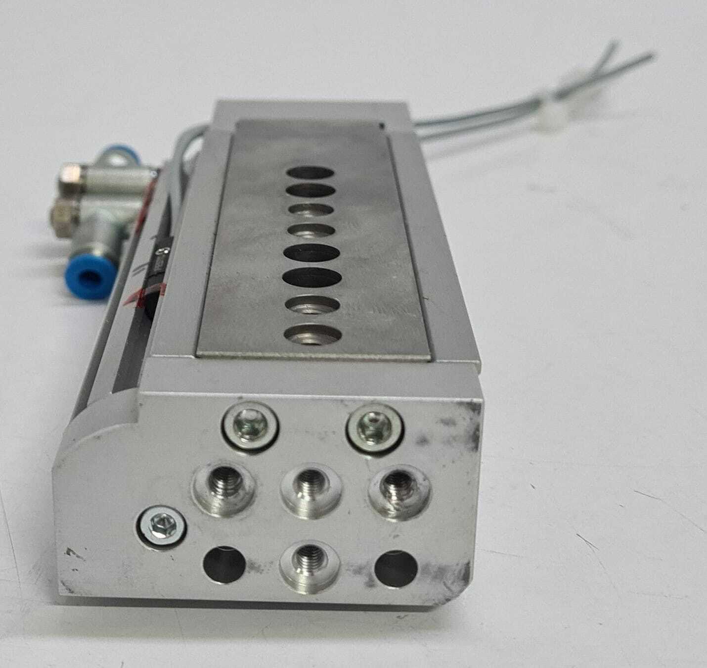 FESTO DGSL-10-50-EA 570176 L102 PNEUMATIC Slide Cylinder Actuator