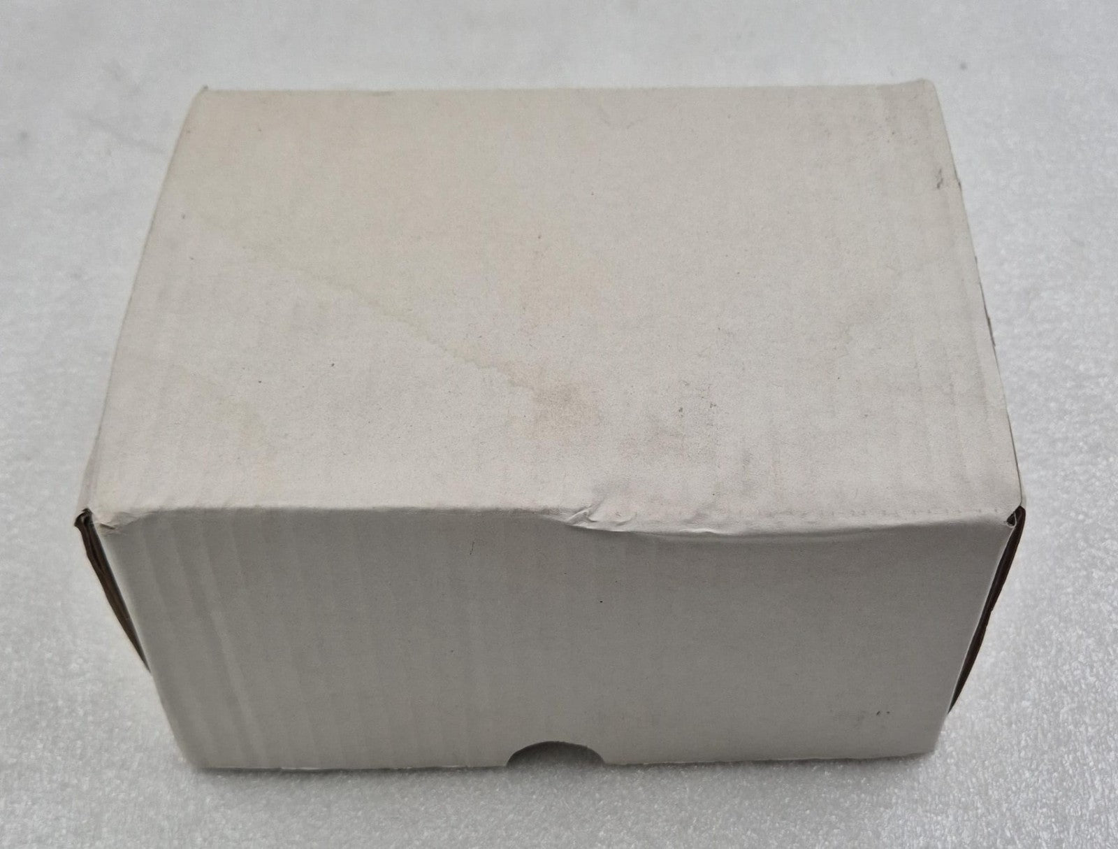 SATEC EM133 retail packaging box top view