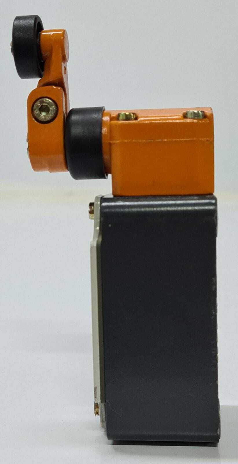 Siemens 3SE3 120- 0J Position / limit switch, 230 V 6A