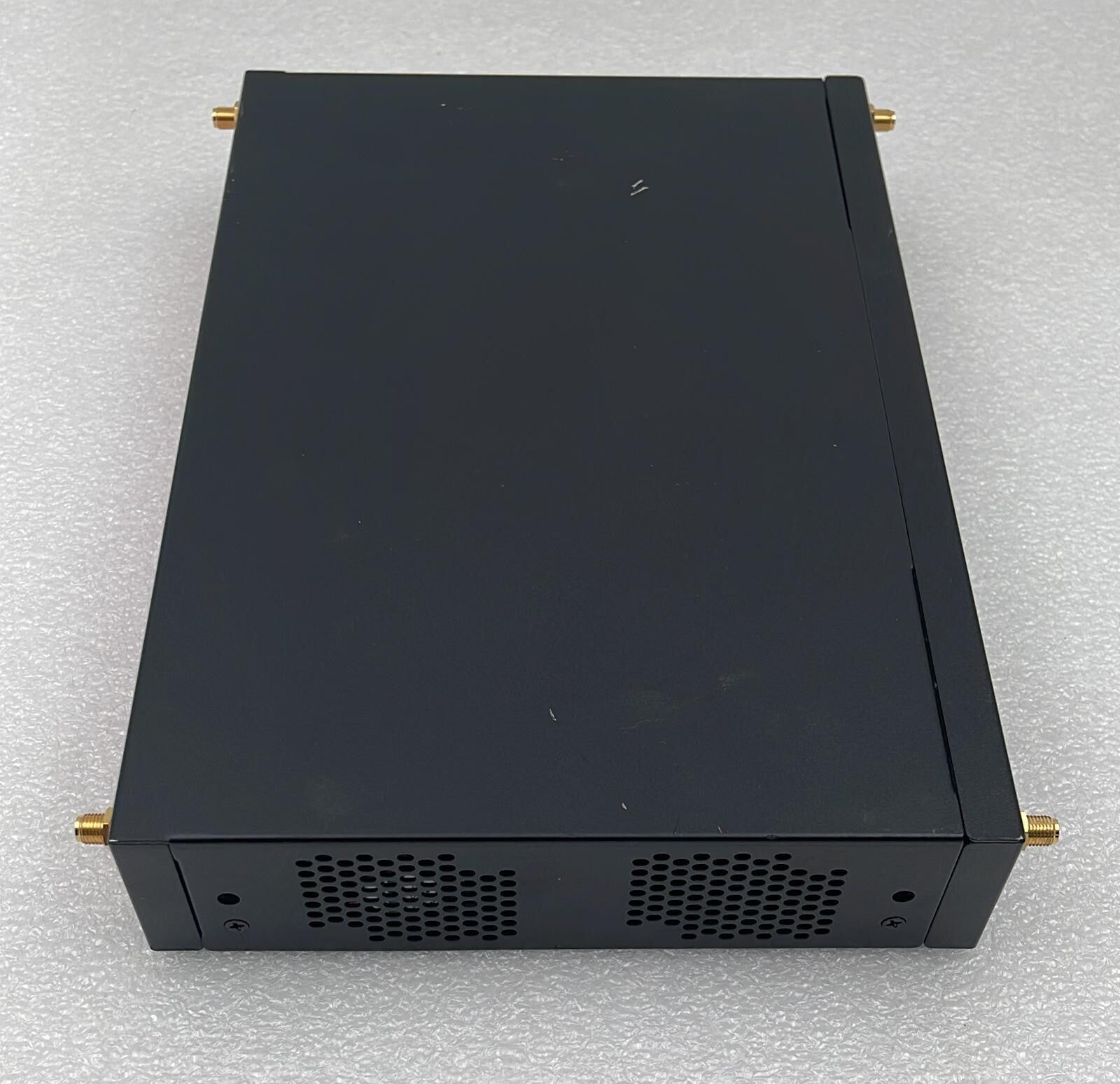 AAEON FWS-2350E6 Desktop 6 LAN Network Appliance