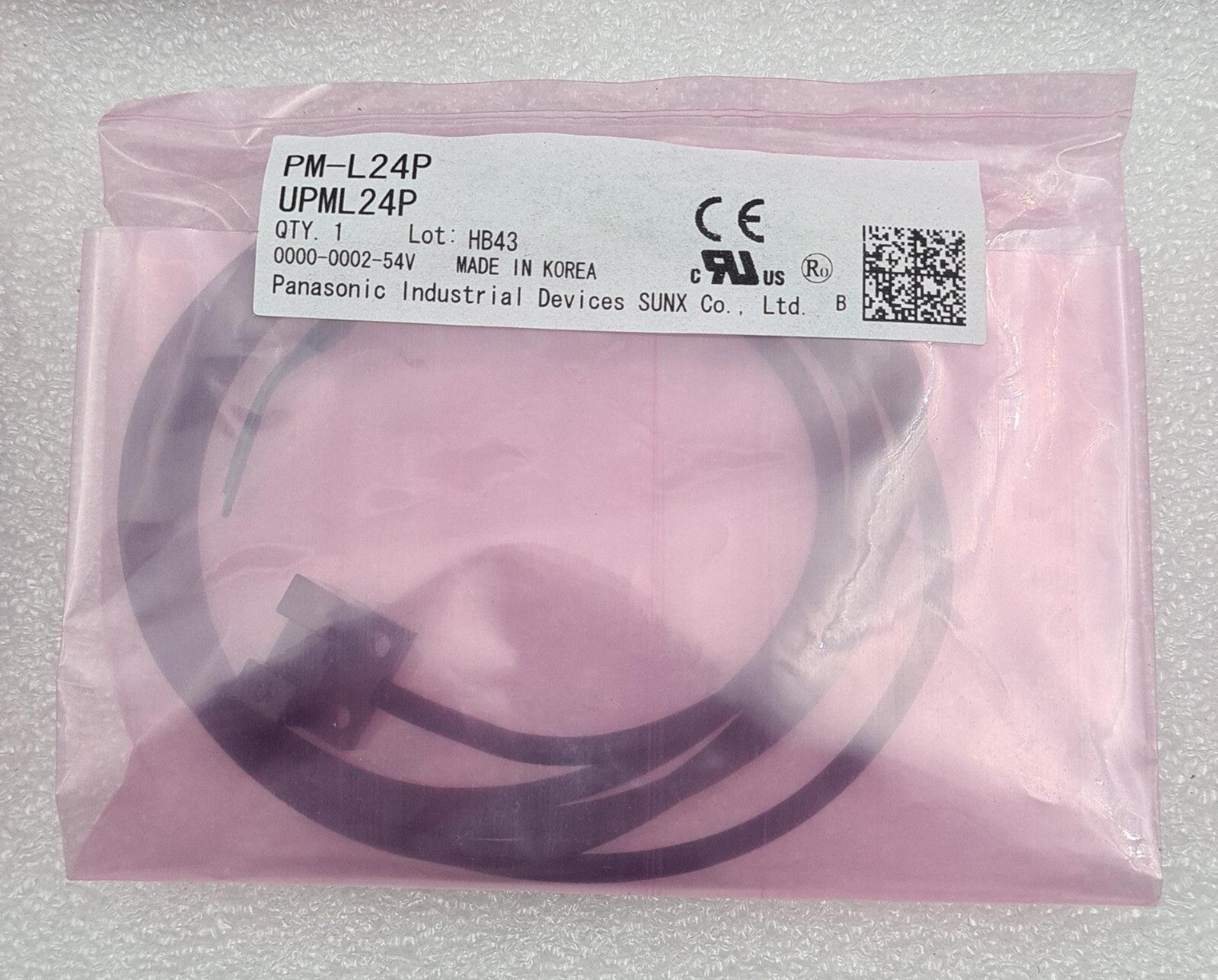 [LOT 25 PCS] NEW (no box) - Panasonic PM-L24P Photoelectric Sensor UPML24P