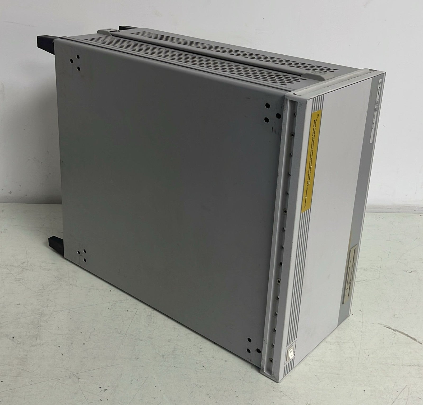 Agilent 16700B Logic Analysis System