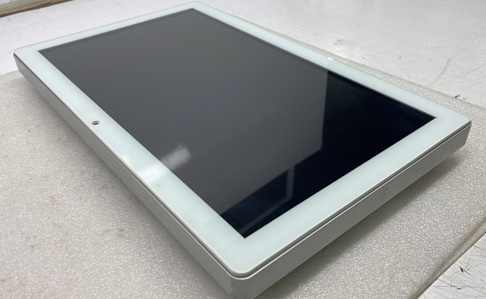 FLYTECH K758-C54 Multifunctional Touch Panel PC Screen 21.5" W/ HDD 500GB