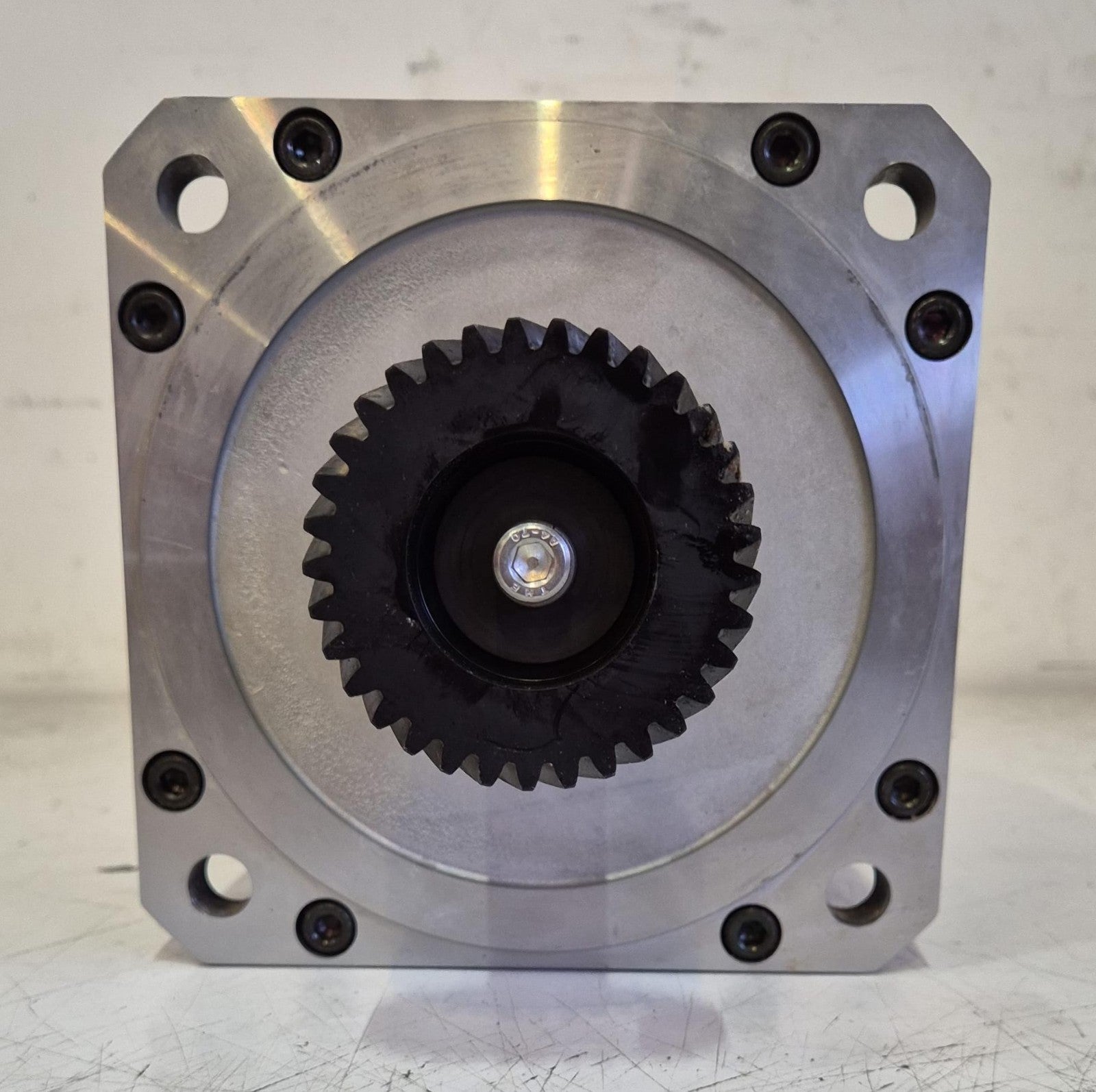 EMERSON 190UDA090XXHFX215240-SHPE Unimotor Servo Motor 10-POLE DRIVE VPWM