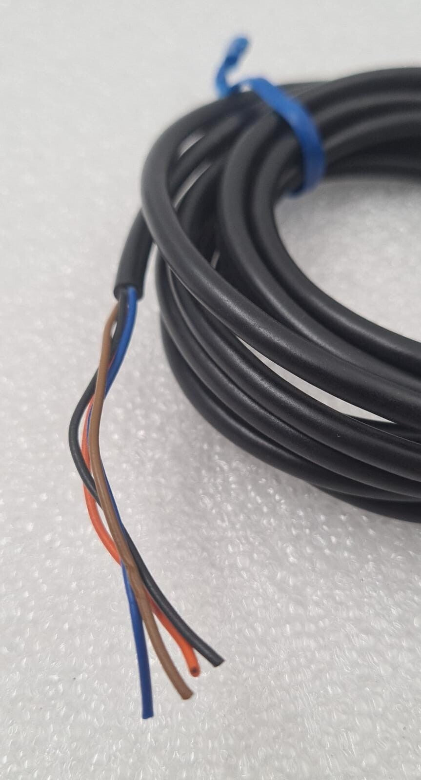 NEW - Telemecanique XUM-L H4051 PHOTOELECTRIC SENSOR PNP12 24V