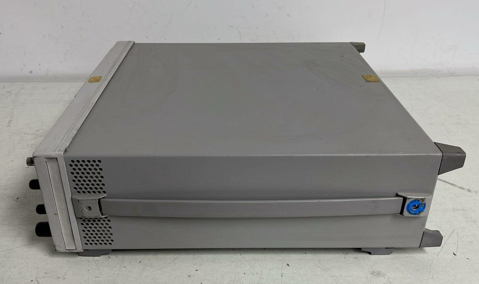 Agilent E4433B ESG-D Series Signal Generator 250 kHz - 4.0 GHz