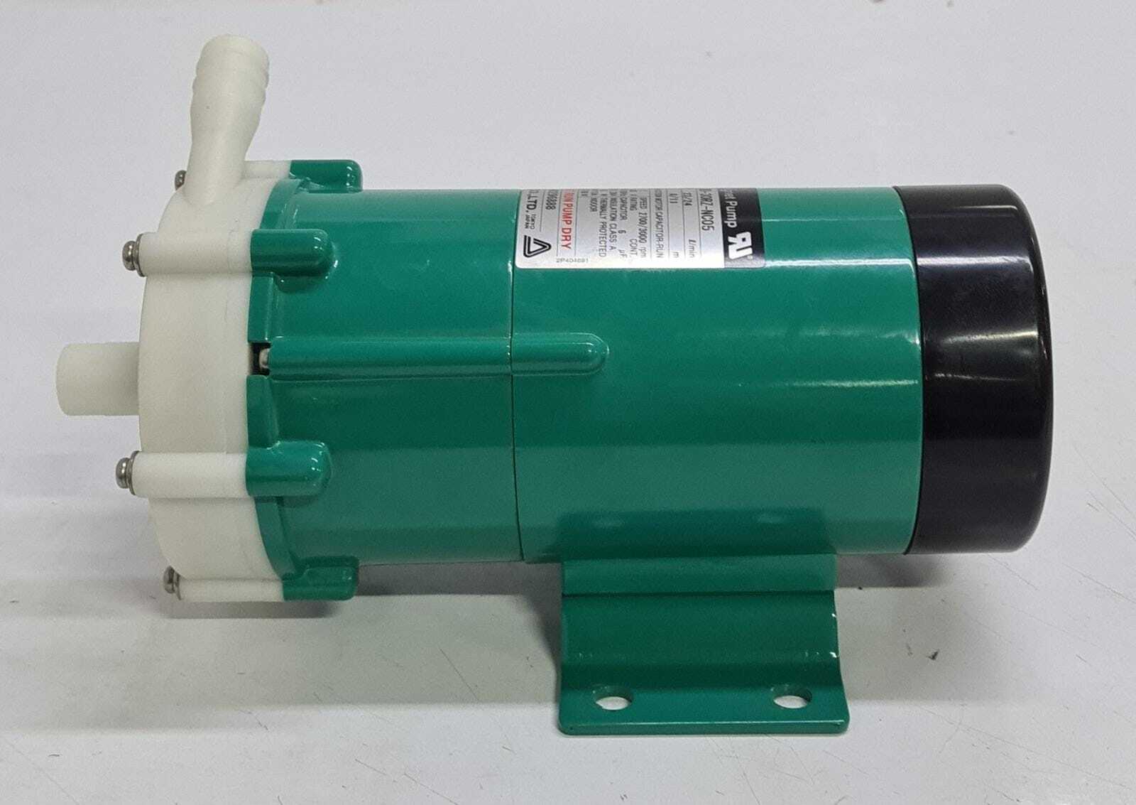 Iwaki Magnet Pump MD-30RZ-NC05 23/24 l/m 100V - Turquoise Color