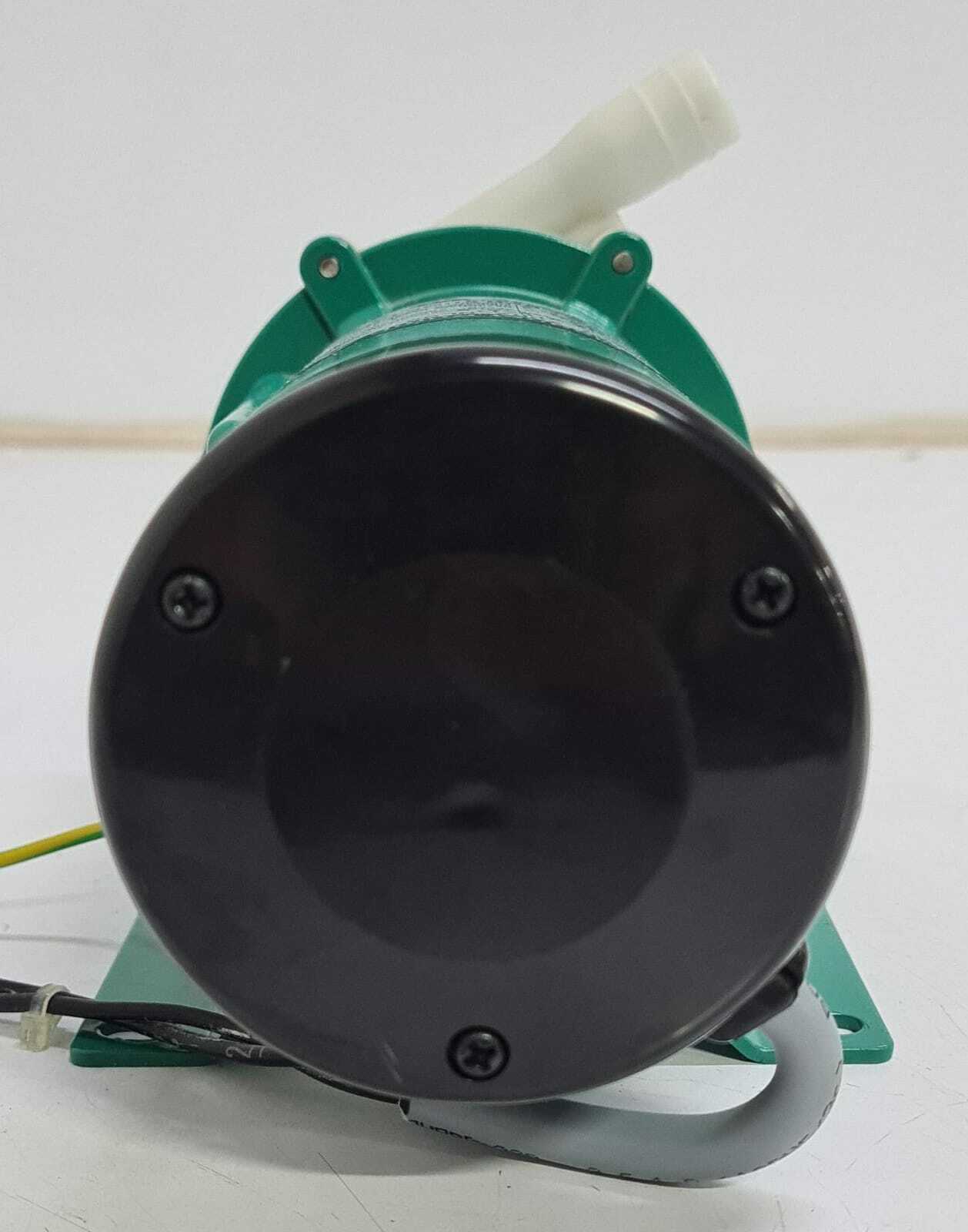 Iwaki Magnet Pump MD-20RZ-NL02 10/11 l/m 100V - Turquoise Color