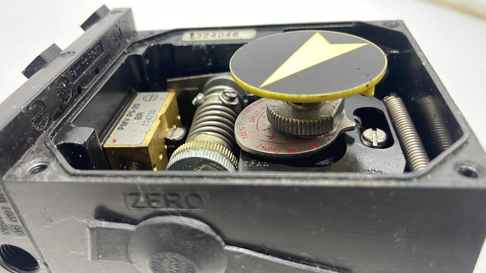 PMV PNEUMATIC POSITIONER P5 S/N 310742 20-100kPa 3-15 psi **AS IS