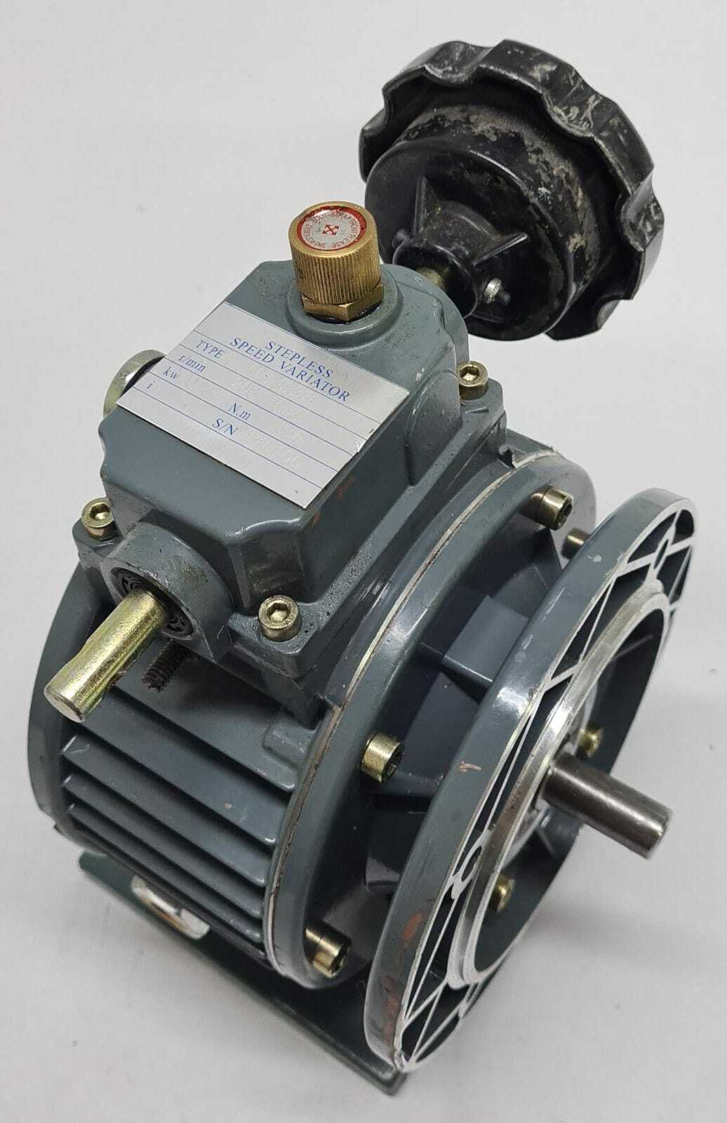 STEPLESS SPEED VARIATOR UDL 0.37 200-1000 RPM 0.37 kW 3-6 Nm Motor