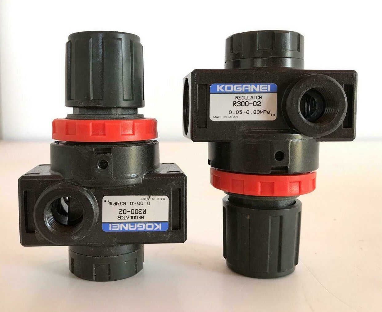 [LOT OF 2] KOGANEI R300-02 PNEUMATIC AIR PRESSURE REGULATOR 1/4 NPT