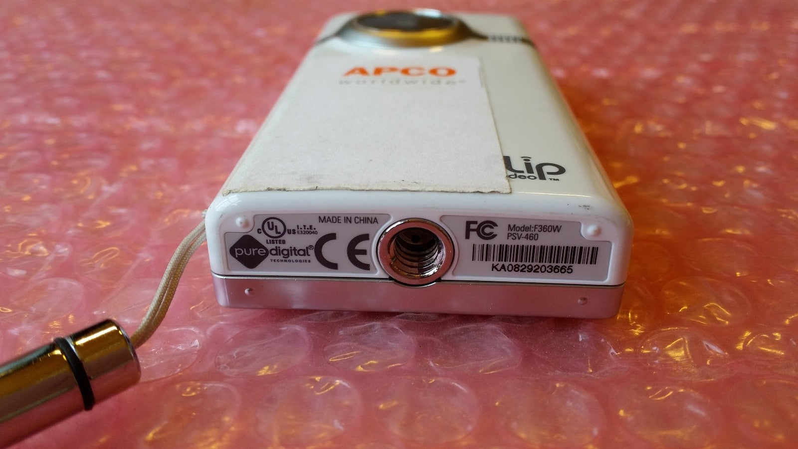 Apco FlipVideo Mini Video Camera Model F360w Psv 460 2 GB On Board Flash Memory