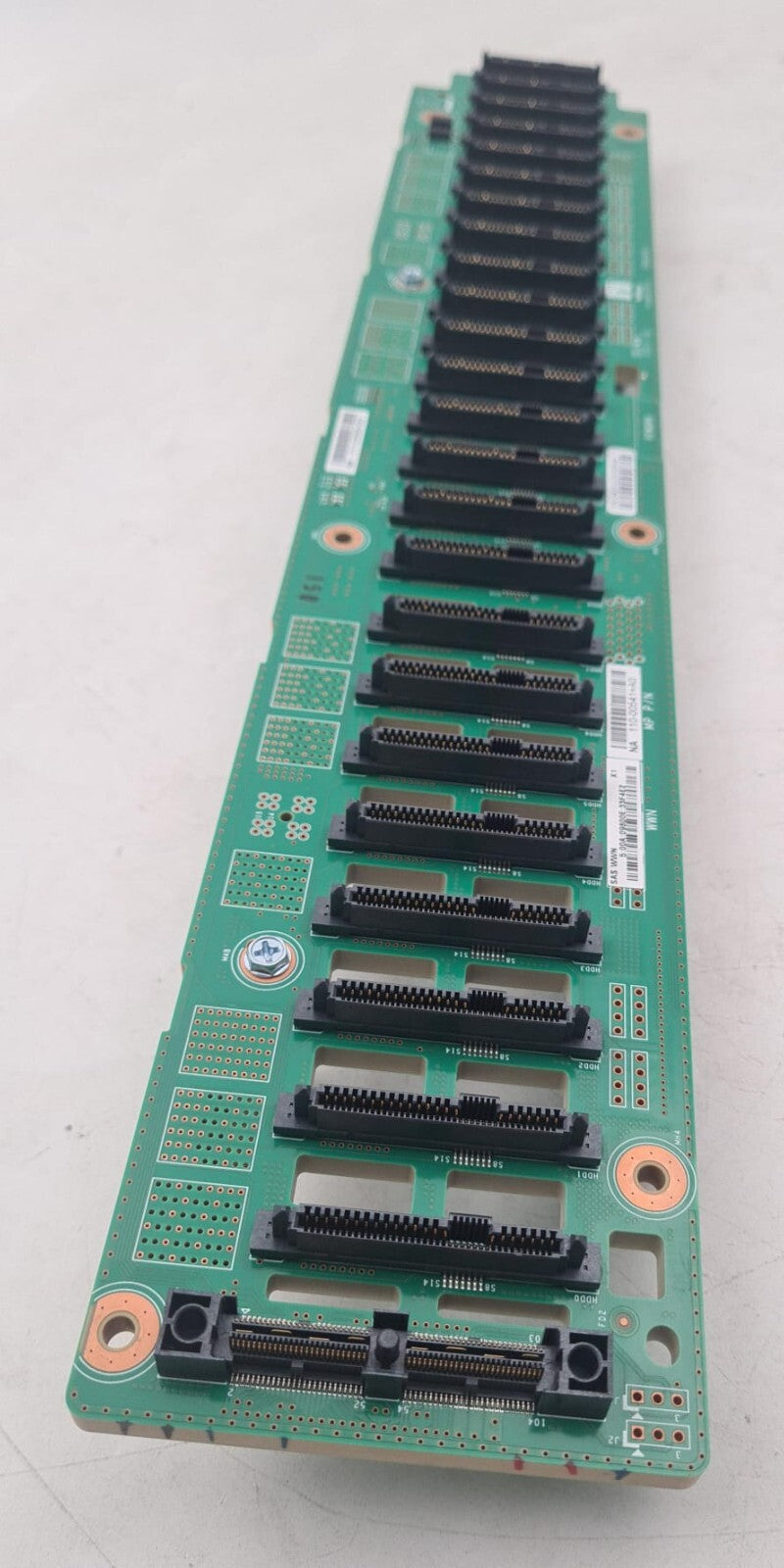 NetApp 110-00541+A0 111-02699+B0 24-Bay SAS WWN Backplane