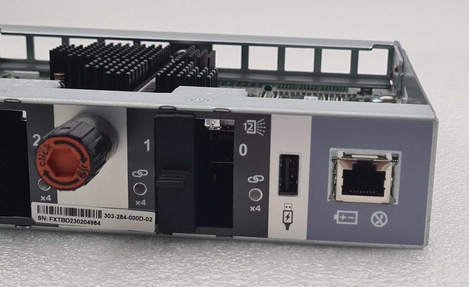 EMC 303-284-000D-02 046-160-495_04 DS60 Expansion Quad-Port Storage Controller
