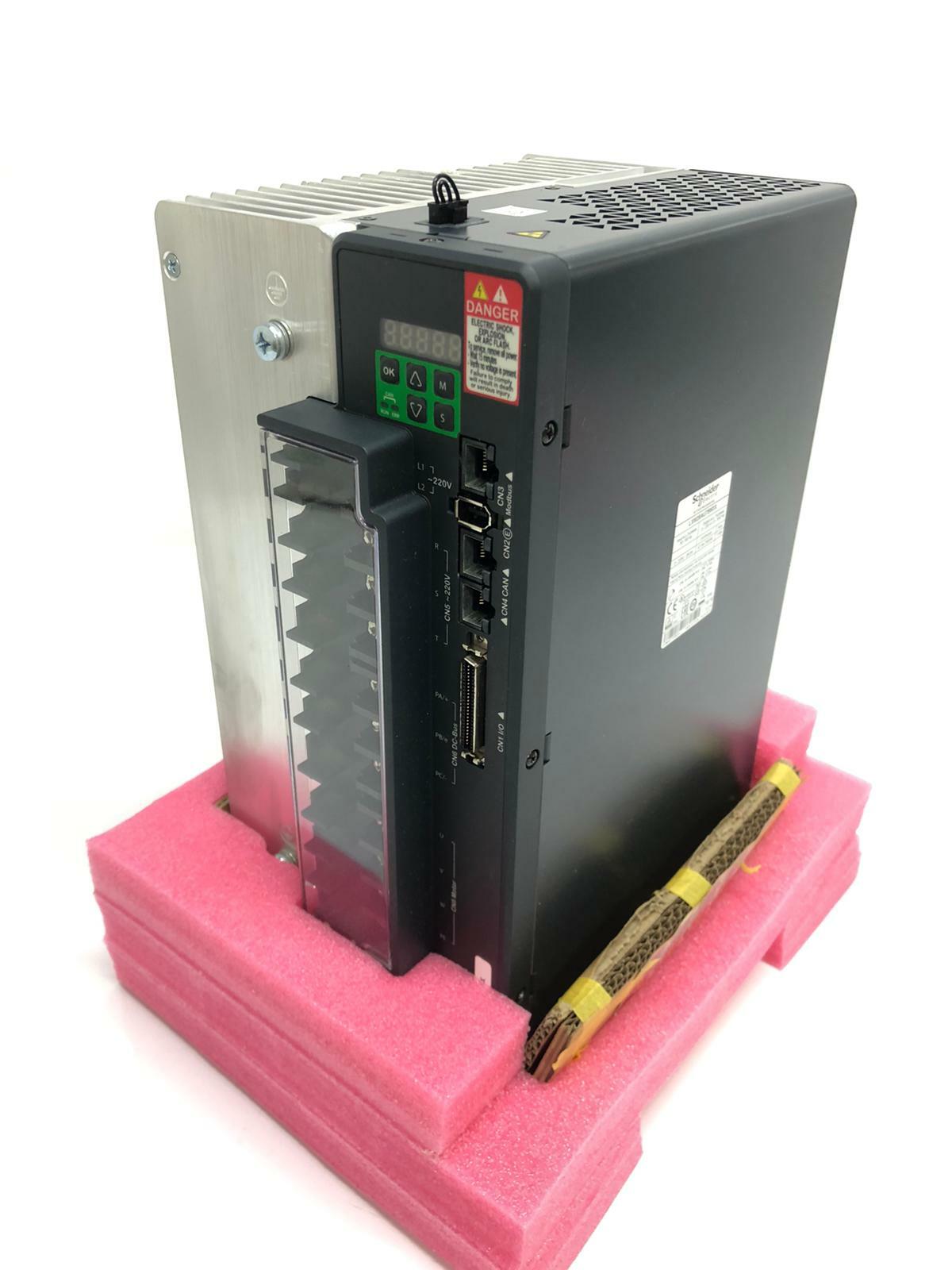 [NEW] SCHNEIDER Lexium 28 113815 AC Servo Drive LXM28AU75M3X 230V 47.5A 7500W