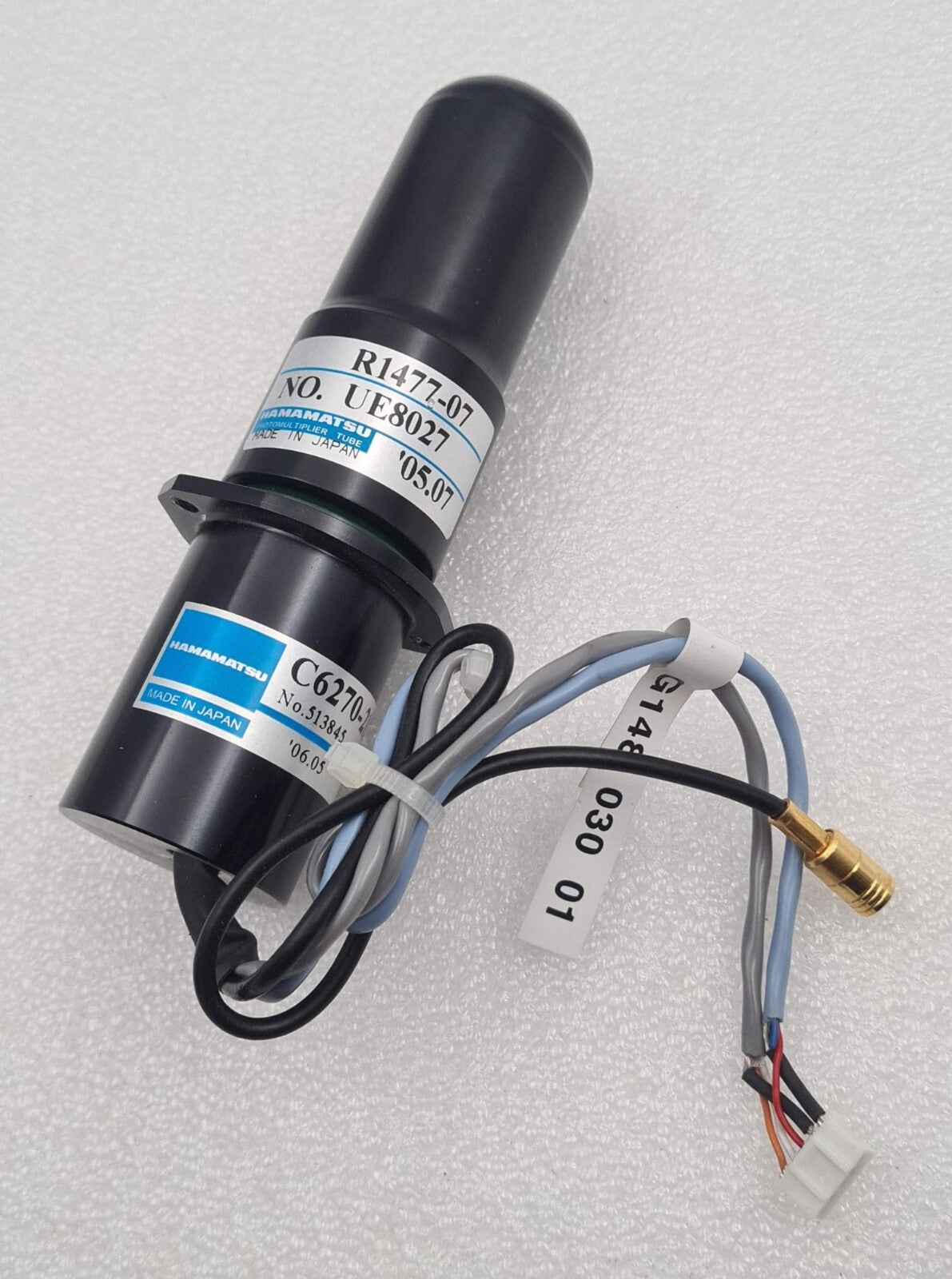 HAMAMATSU Photomultiplier Tube R1477-07 EU8027 W/ C6270-21 Socket