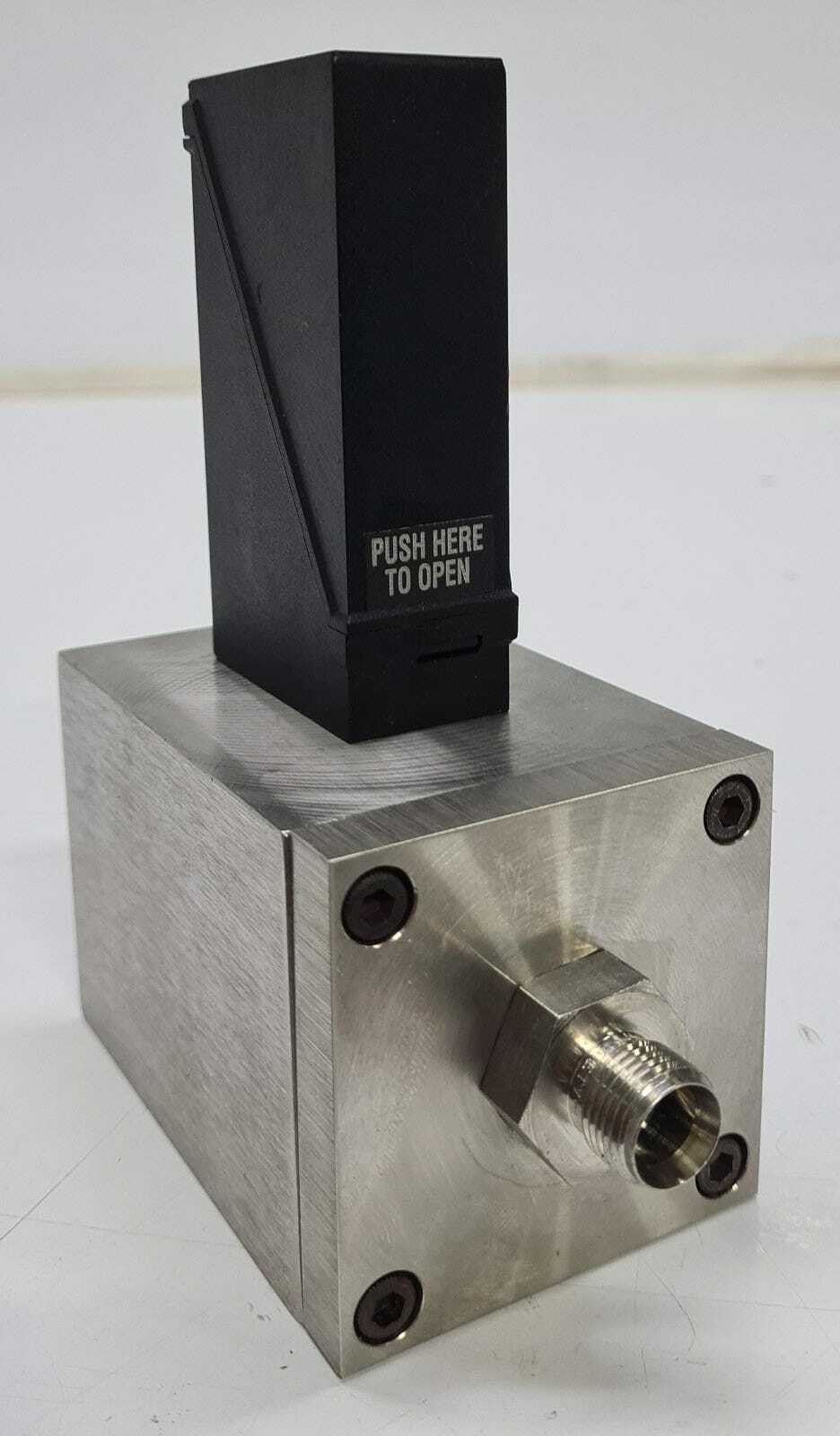 OMEGA FMA-875-1 Gas N2 Range 200 1500 PSI 15 VDC Mass Flow meter Control Valve