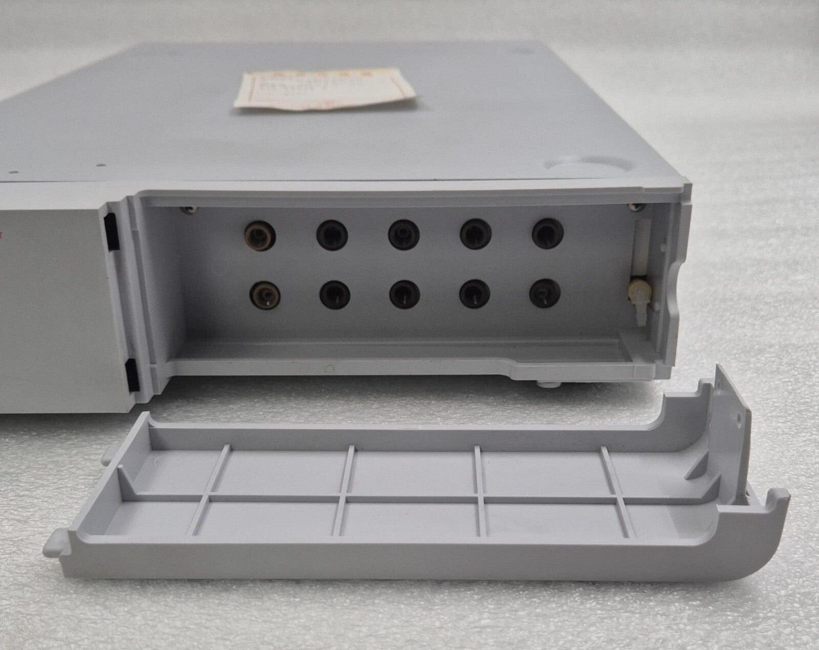 SHIMADZU DGU-20A5R Prominence DEGASSING UNIT 228-45019-42 HPLC & RESORVOIR TRAY