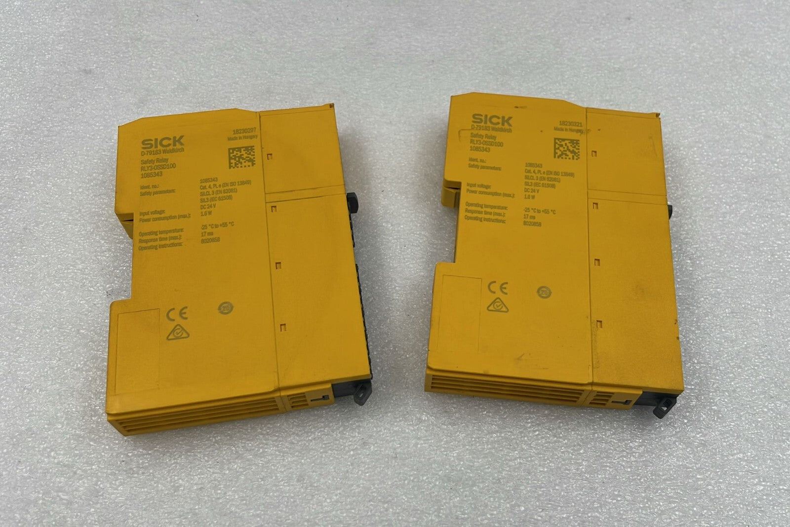[LOT 2 PCS] Sick RLY3-0SSD100 Safety Relay 1085343