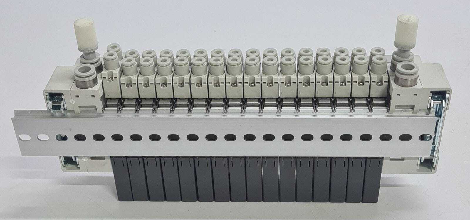 [LOT OF 16] SMC solenoid valve Bank 15* SQ1141-5LO-C4 + 1* SQ1A41-5LO-C4