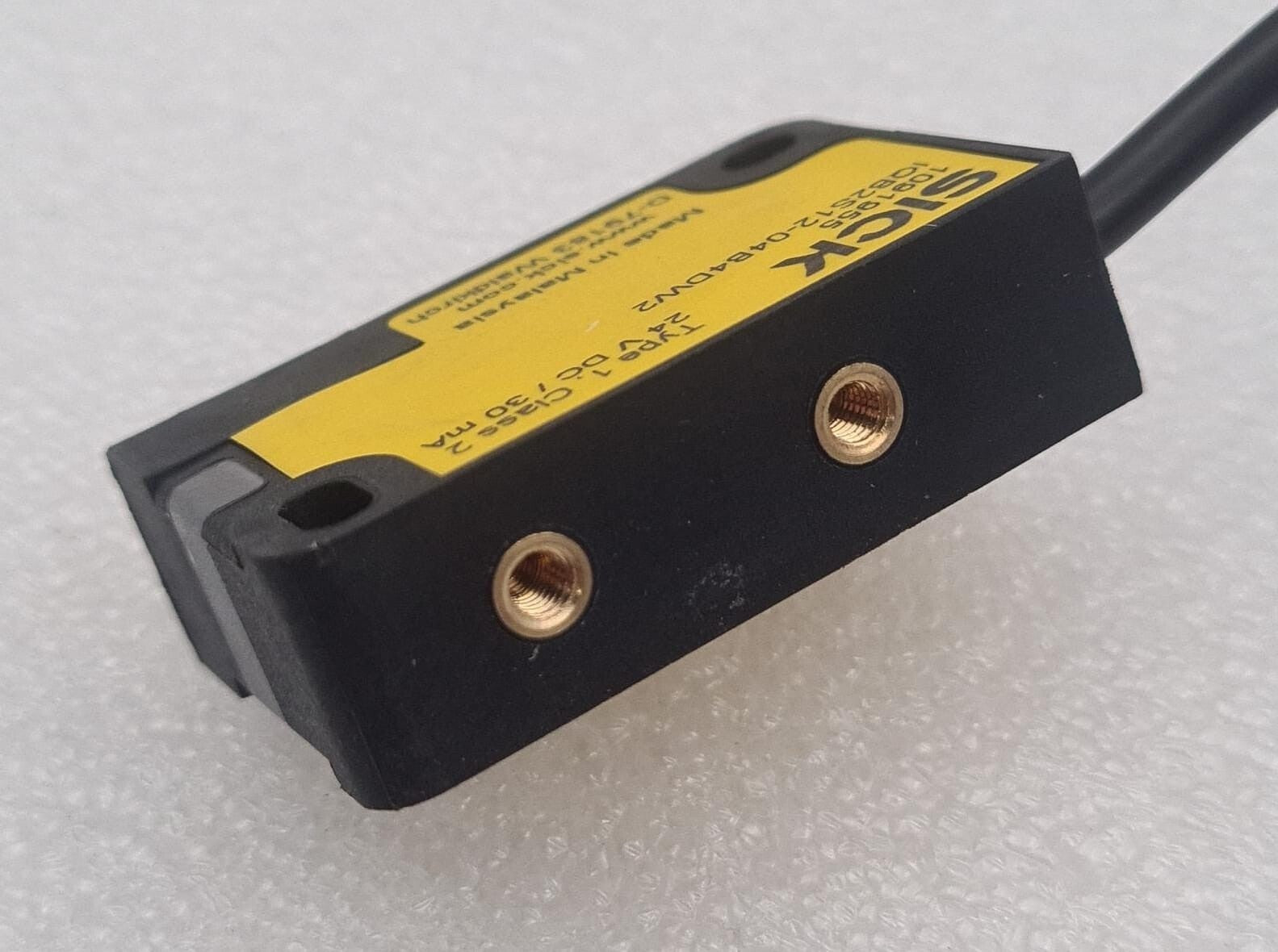 SICK 1091955 IQB2S12-04B4DW2 Inductive non-contact Safety Switch Sensor W/ Base