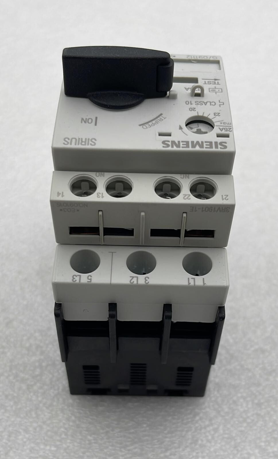 [LOT OF 3] NEW - Siemens 3RV1021-4DA15 Circuit breaker 20-24A 1NO + 1NC