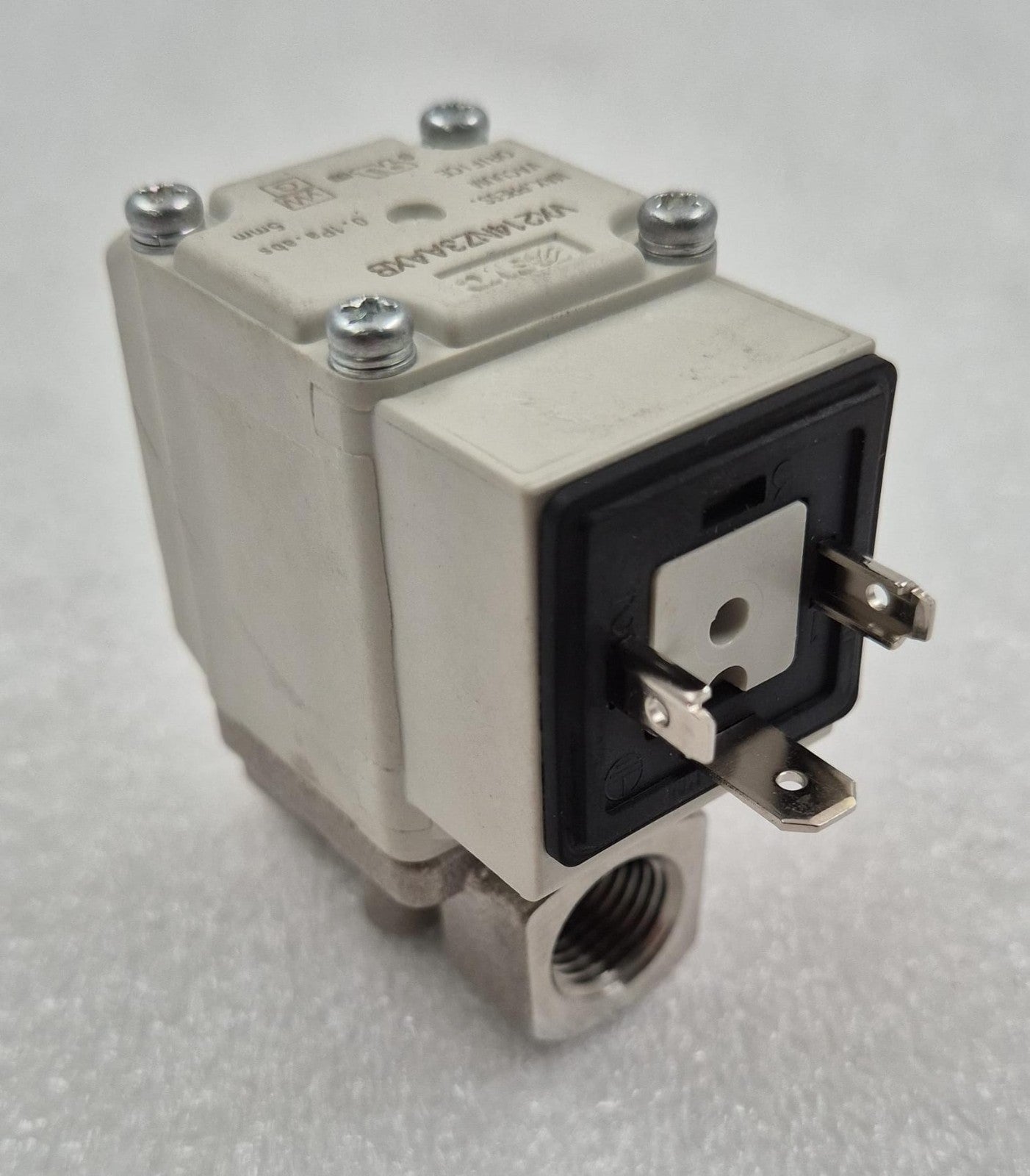 SMC VX214NZ3AAXB Solenoid Valve DC24V 4.5W