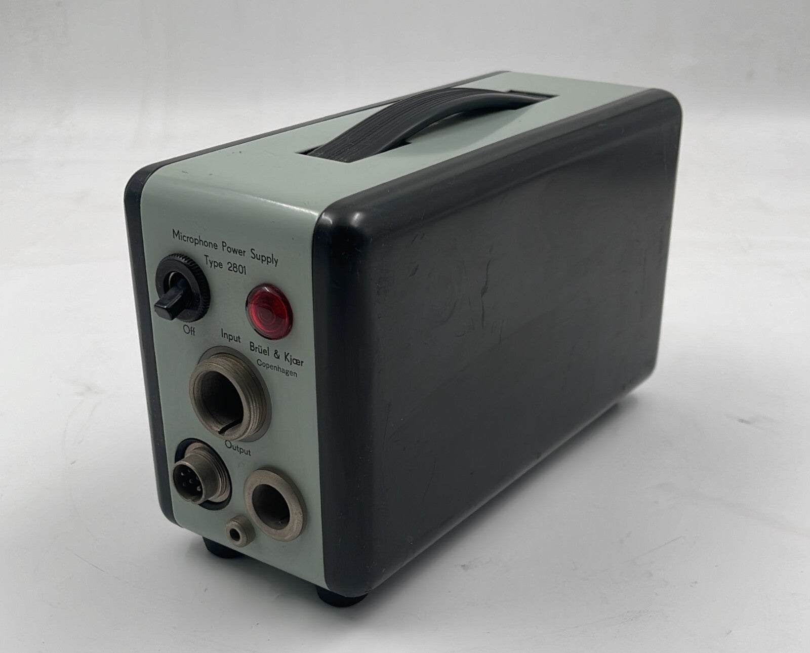 Bruel Kjaer Type 2801 microphone power supply acoustic measurement unit