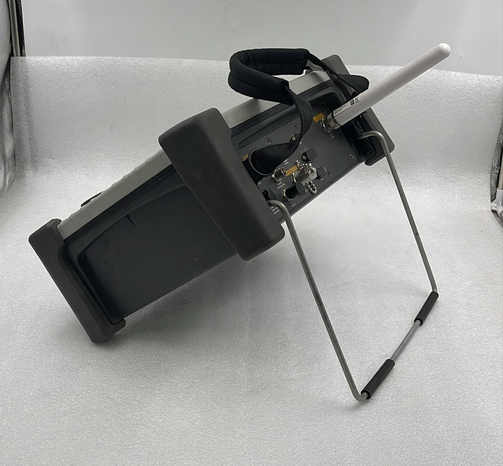 Agilent E7495A Wireless Base Station Test Set 10Mhz-2.5Ghz **AS IS