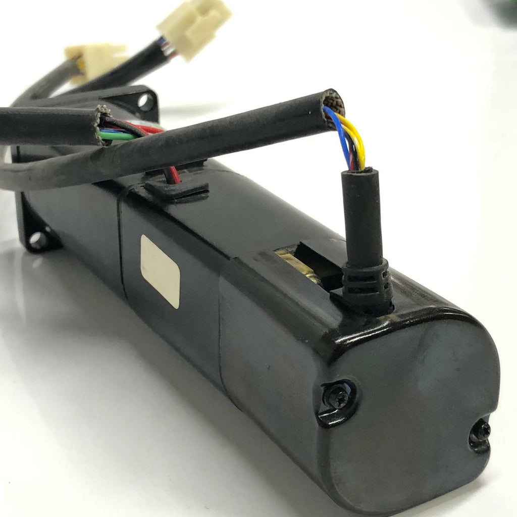Used Yaskawa AC Servo Motor SGM-A8ARYC11 80W 200V 0.7A 3000R/Min TAMAGAWA BRX TS