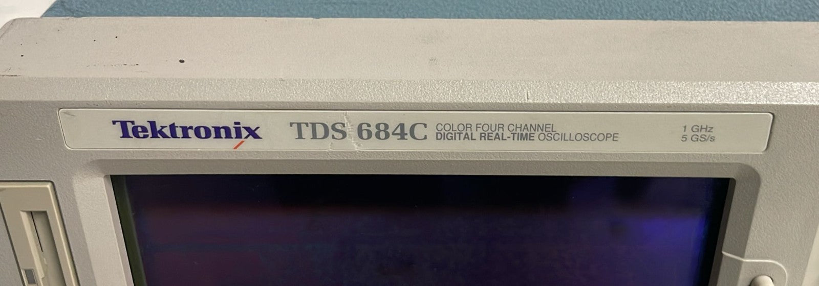 Tektronix TDS 684C Color Four Channel Digital Real-Time Oscilloscope 1-GHz 5GS/s