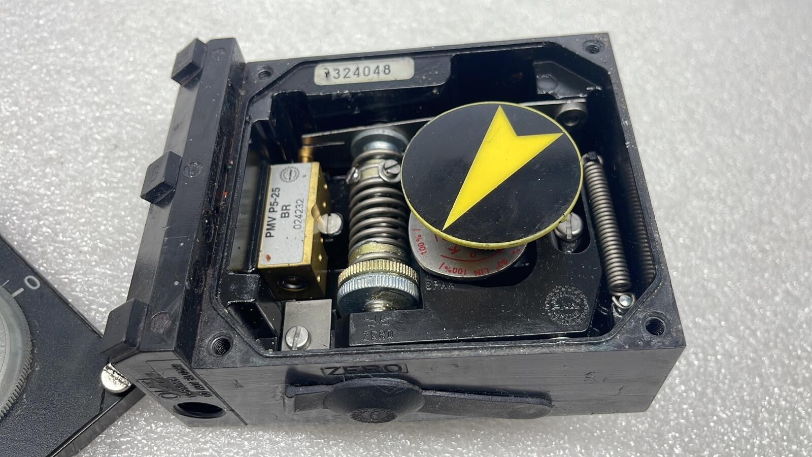 PMV PNEUMATIC POSITIONER P5 S/N 310742 20-100kPa 3-15 psi **AS IS
